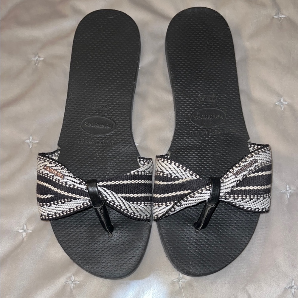 Havaianas Black and White Sandals
